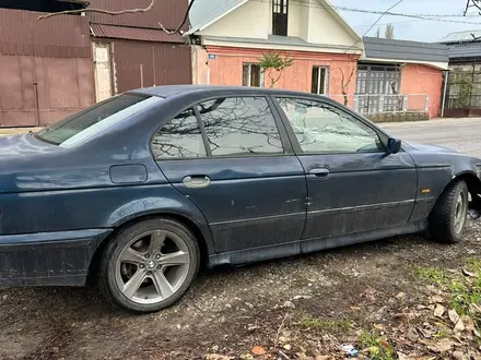 BMW 528 1997 года за 1 700 000 тг. в Тараз – фото 3