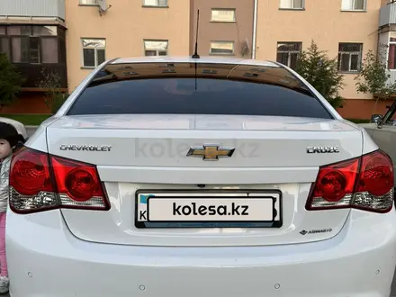 Chevrolet Cruze 2013 года за 4 850 000 тг. в Туркестан – фото 3