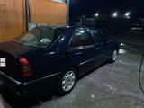 Mercedes-Benz C 220 1994 годаүшін1 500 000 тг. в Астана – фото 2