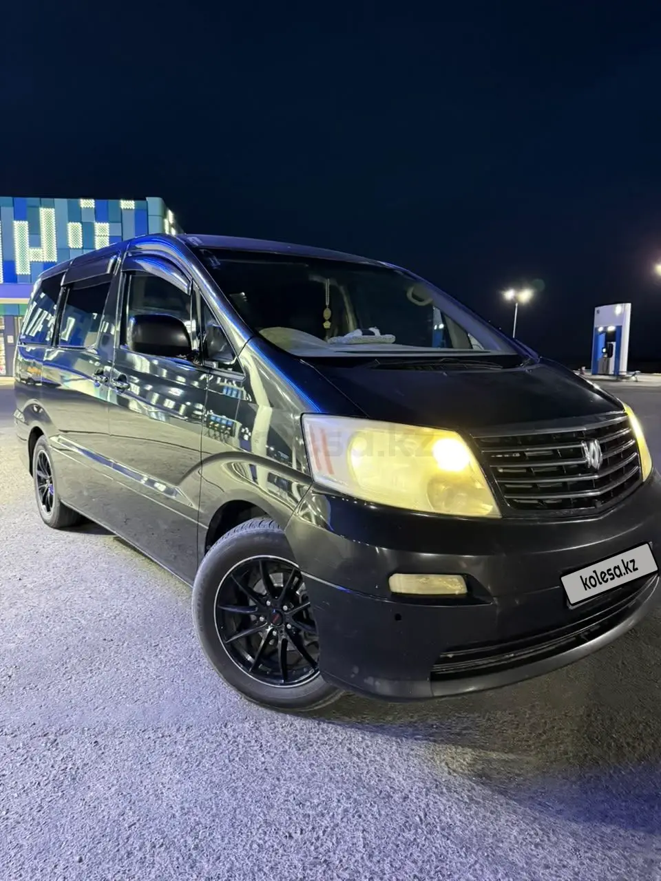 Toyota Alphard, 2005