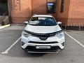 Toyota RAV4 2019 года за 12 300 000 тг. в Петропавловск – фото 2