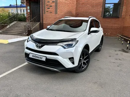 Toyota RAV4 2019 года за 12 300 000 тг. в Петропавловск