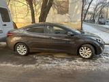 Hyundai Elantra 2015 годаfor7 500 000 тг. в Астана – фото 2