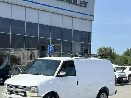 Chevrolet Astro 2005 года за 10 000 000 тг. в Актобе – фото 2