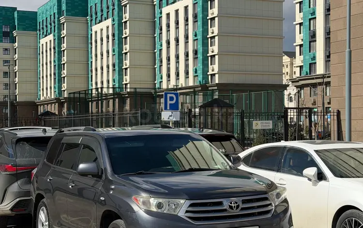 Toyota Highlander 2010 года за 11 000 000 тг. в Атырау
