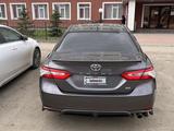 Toyota Camry 2020 годаүшін8 500 000 тг. в Актобе – фото 3