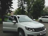 Volkswagen Tiguan 2016 года за 9 800 000 тг. в Алматы – фото 3