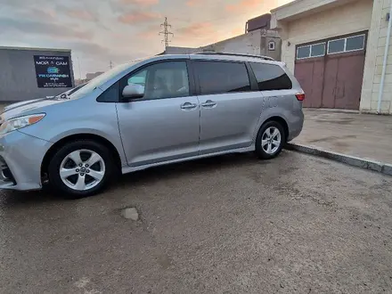 Toyota Sienna 2018 года за 12 300 000 тг. в Актау – фото 14