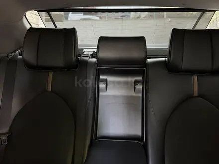 Toyota Camry 2019 года за 13 900 000 тг. в Алматы – фото 10