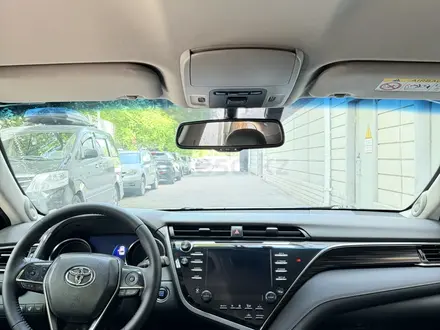 Toyota Camry 2019 года за 13 900 000 тг. в Алматы – фото 15
