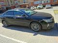 Toyota Camry 2018 года за 12 500 000 тг. в Актобе – фото 3