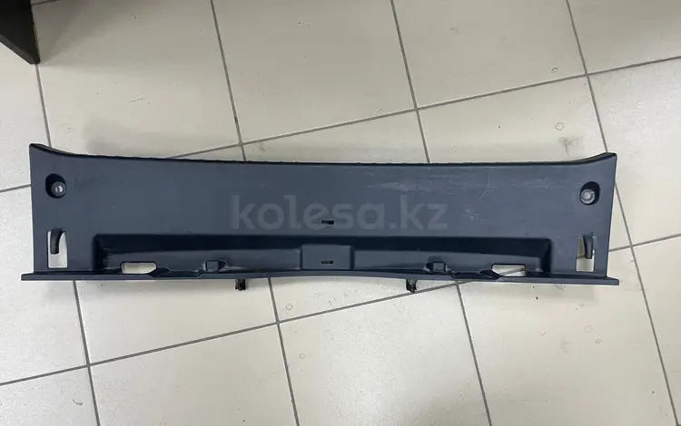 Панель багажного отделения задняя Toyota COROLLA за 25 000 тг. в Караганда