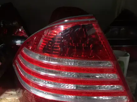 Задние фонари на Мерседес w 220 S class рестайлинг за 1 000 тг. в Алматы