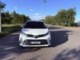 Toyota Sienna 2018 года за 18 400 000 тг. в Алматы