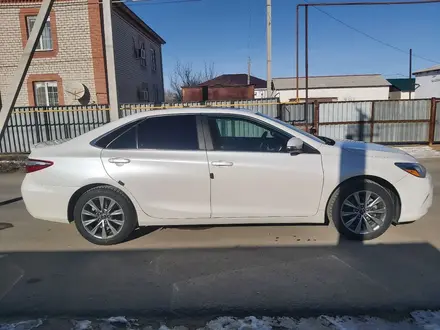 Toyota Camry 2016 года за 12 500 000 тг. в Кульсары – фото 11