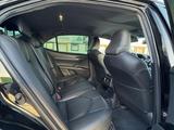 Toyota Camry 2018 года за 12 300 000 тг. в Караганда – фото 5