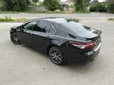 Toyota Camry 2021 года за 18 000 000 тг. в Уральск – фото 3