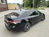 Toyota Camry 2021 года за 18 000 000 тг. в Уральск – фото 4