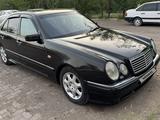 Mercedes-Benz E 320 1999 года за 2 800 000 тг. в Экибастуз – фото 4
