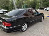 Mercedes-Benz E 320 1999 года за 2 800 000 тг. в Экибастуз – фото 2