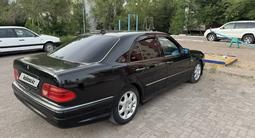 Mercedes-Benz E 320 1999 года за 2 800 000 тг. в Экибастуз – фото 2