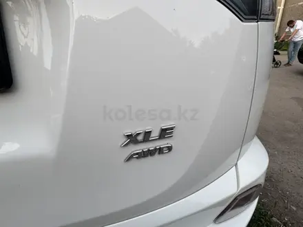 Toyota RAV4 2017 года за 12 400 000 тг. в Алматы – фото 23