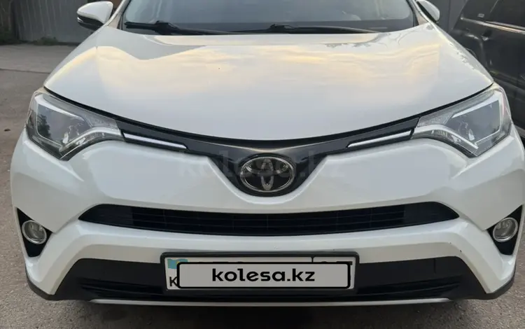 Toyota RAV4 2017 года за 12 400 000 тг. в Алматы