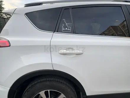 Toyota RAV4 2017 года за 12 400 000 тг. в Алматы – фото 31