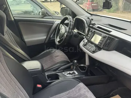 Toyota RAV4 2017 года за 12 400 000 тг. в Алматы – фото 37