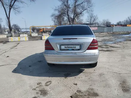 Mercedes-Benz C 240 2001 года за 2 500 000 тг. в Алматы – фото 5