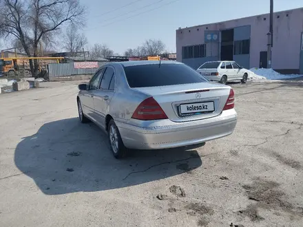 Mercedes-Benz C 240 2001 года за 2 500 000 тг. в Алматы – фото 6