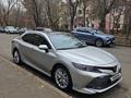 Toyota Camry 2020 года за 14 500 000 тг. в Алматы – фото 2