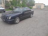 Mercedes-Benz E 230 1997 годаүшін2 300 000 тг. в Тараз