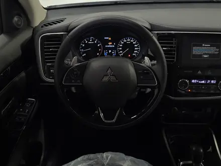 Mitsubishi Outlander 2022 года за 11 990 000 тг. в Алматы – фото 13