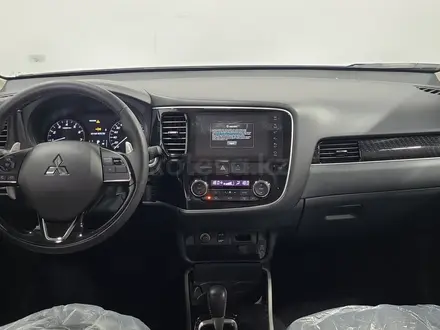 Mitsubishi Outlander 2022 года за 11 990 000 тг. в Алматы – фото 14