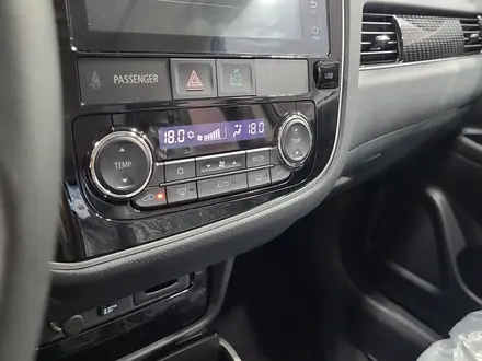 Mitsubishi Outlander 2022 года за 11 990 000 тг. в Алматы – фото 18