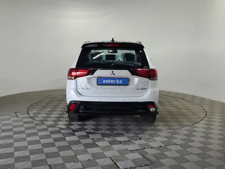 Mitsubishi Outlander 2022 года за 11 990 000 тг. в Алматы – фото 6