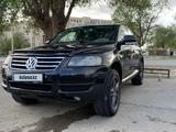 Volkswagen Touareg 2004 годаүшін5 800 000 тг. в Кызылорда