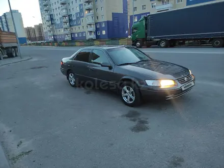 Toyota Camry 1998 года за 3 100 000 тг. в Семей – фото 3