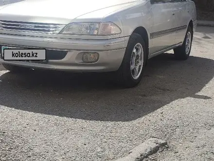 Toyota Carina 1996 года за 3 500 000 тг. в Усть-Каменогорск – фото 2