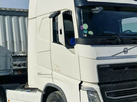 Volvo 2017 года за 34 500 000 тг. в Тараз – фото 2