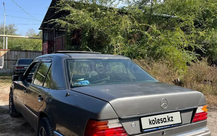 Mercedes-Benz E 230 1992 годаfor1 000 000 тг. в Алматы