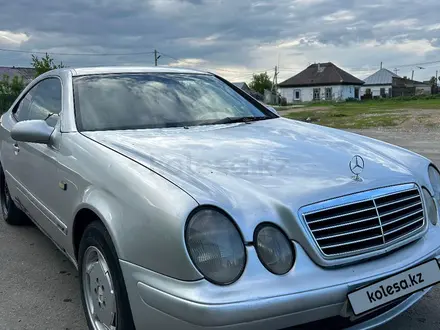 Mercedes-Benz CLK 230 1998 года за 2 550 000 тг. в Усть-Каменогорск – фото 3