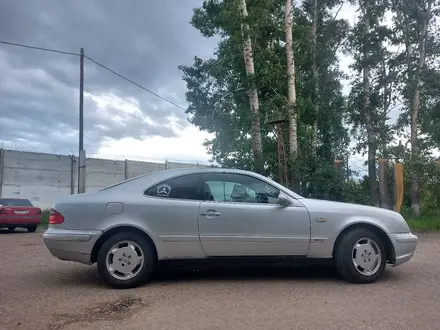 Mercedes-Benz CLK 230 1998 года за 2 550 000 тг. в Усть-Каменогорск – фото 20