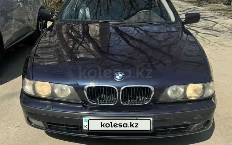 BMW 528 1998 года за 3 200 000 тг. в Алматы