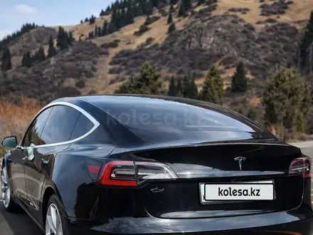 Tesla Model 3 2019 года за 8 990 000 тг. в Алматы – фото 2