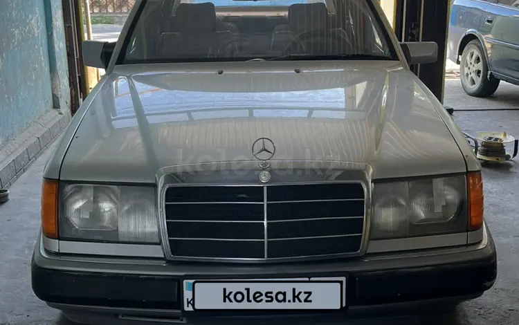 Mercedes-Benz E 220 1990 годаfor2 300 000 тг. в Шымкент