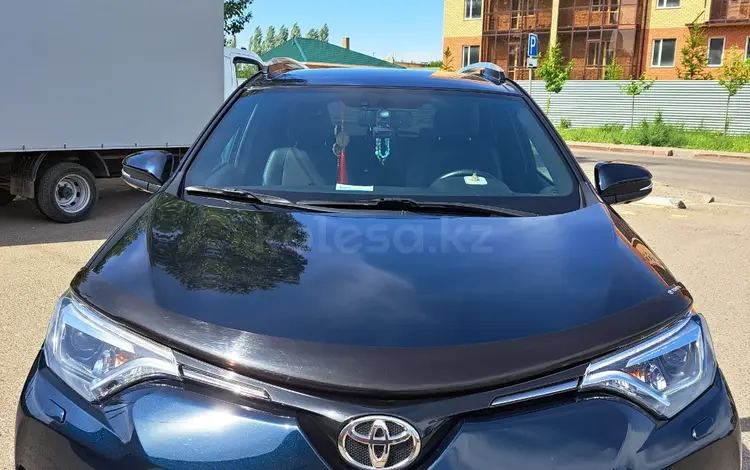 Toyota RAV4 2018 года за 16 000 000 тг. в Астана