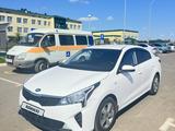 Kia Rio 2021 года за 6 950 000 тг. в Уральск – фото 4
