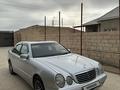 Mercedes-Benz E 320 2001 годаүшін5 500 000 тг. в Жанаозен – фото 2